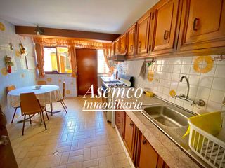 Foto 9 de ¡Ocasión! Surco, en Venta Casa Frente a Parque con Jardín y Terraza - 200 m²-  3 Pisos
