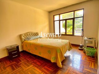 Foto 15 de ¡Ocasión! Surco, en Venta Casa Frente a Parque con Jardín y Terraza - 200 m²-  3 Pisos