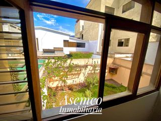 Foto 17 de ¡Ocasión! Surco, en Venta Casa Frente a Parque con Jardín y Terraza - 200 m²-  3 Pisos
