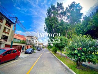 Foto 24 de ¡Ocasión! Surco, en Venta Casa Frente a Parque con Jardín y Terraza - 200 m²-  3 Pisos