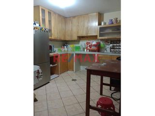Foto 12 de Venta De Hermosa Casa En Ate