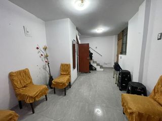 Foto 1 de Venta De Casa En Quinta . Av. Cajamarca - Rimac