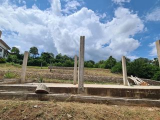 Foto 3 de Terreno de 1925 m² con gran potencial: Si les gusta la vida en el campo, pero no quieren estar aislados, esta es una buena opción.
