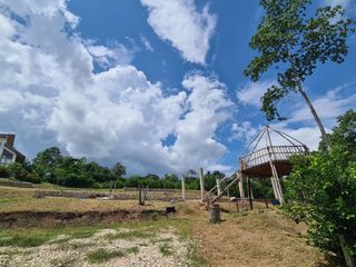 Foto 5 de Terreno de 1925 m² con gran potencial: Si les gusta la vida en el campo, pero no quieren estar aislados, esta es una buena opción.