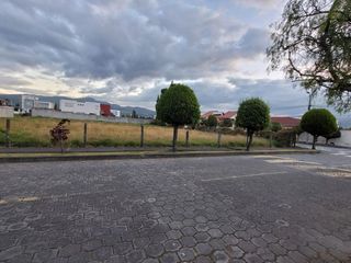 Foto 1 de Vendo Hermoso Terreno Esquinero en Bohíos de Jatumpamba