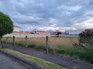 Foto 2 de Vendo Hermoso Terreno Esquinero en Bohíos de Jatumpamba