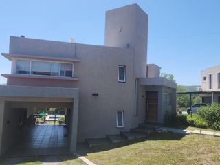 Foto 1 de VENTA HERMOSA CASA , LOMAS DEL REY- OPORTUNIDAD
