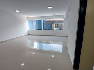 Foto 1 de SE ALQUILA OFICINA EN MIRAFLORES
