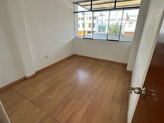 Foto 4 de ALQUILO DEPARTAMENTO EN AV. AMERICA PARA OFICINAS O COMERCIO – LAS QUINTANAS-TRUJILLO