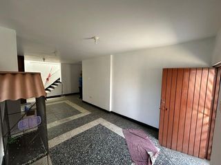 Foto 9 de ALQUILO DEPARTAMENTO EN AV. AMERICA PARA OFICINAS O COMERCIO – LAS QUINTANAS-TRUJILLO