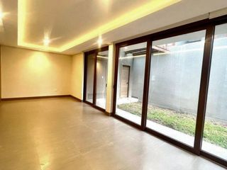 Foto 4 de CASA MODERNA POR ESTRENAR EN CUMBAYÁ. SECTOR SANTA INÉS. VÍA PILLAGUA.