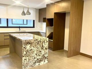 Foto 5 de CASA MODERNA POR ESTRENAR EN CUMBAYÁ. SECTOR SANTA INÉS. VÍA PILLAGUA.