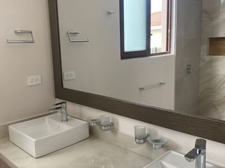 Foto 10 de CASA MODERNA POR ESTRENAR EN CUMBAYÁ. SECTOR SANTA INÉS. VÍA PILLAGUA.