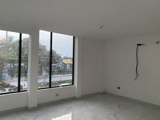Foto 12 de Local de Alquiler en la Alborada