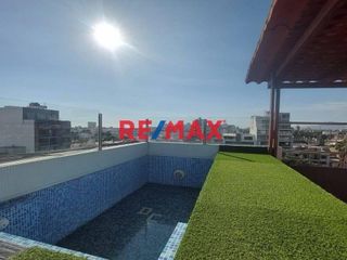 Foto 1 de Vendo Hermoso Penthouse En Urb. El Golf Frente A Parque 343.00 M2 + Estacionamiento