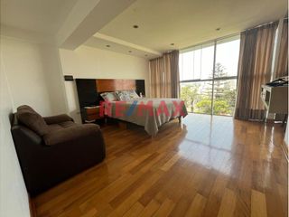 Foto 4 de Vendo Hermoso Penthouse En Urb. El Golf Frente A Parque 343.00 M2 + Estacionamiento