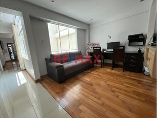 Foto 5 de Vendo Hermoso Penthouse En Urb. El Golf Frente A Parque 343.00 M2 + Estacionamiento