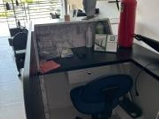 Foto 1 de LOCAL DE PELUQUERÍA Y BARBERÍA DE VENTA  EN PLAZA VIZCAYA