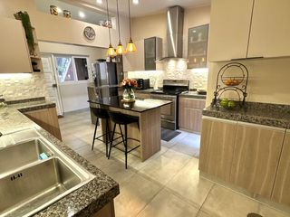Foto 9 de Venta de Hermosa Casa en Urbanización Los Alamos, cerca de UPC, Esan, Surco