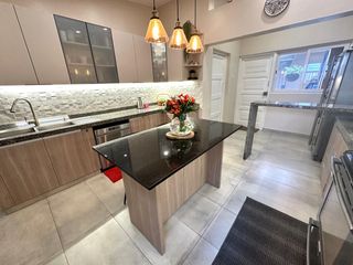 Foto 11 de Venta de Hermosa Casa en Urbanización Los Alamos, cerca de UPC, Esan, Surco