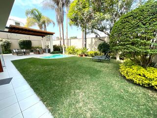 Foto 5 de Venta de hermosa casa con terraza con bbq, piscina temperada, cava y bar en La Planicie, La Molina