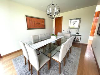 Foto 12 de Venta de hermosa casa con terraza con bbq, piscina temperada, cava y bar en La Planicie, La Molina