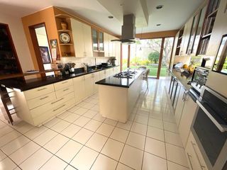 Foto 17 de Venta de hermosa casa con terraza con bbq, piscina temperada, cava y bar en La Planicie, La Molina