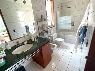 Foto 24 de Venta de hermosa casa con terraza con bbq, piscina temperada, cava y bar en La Planicie, La Molina