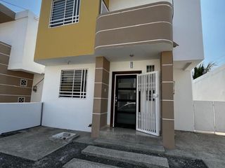 Foto 10 de casa amoblada de alquiler en manta zona norte
