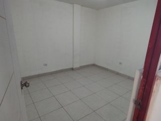 Foto 4 de Alquiler De Amplio Departamento En Los Portales De Javier Prado, Ate