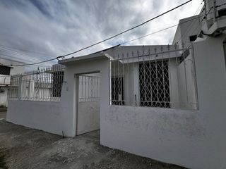 Foto 1 de casa de venta en manta zona norte dentro urbaniza