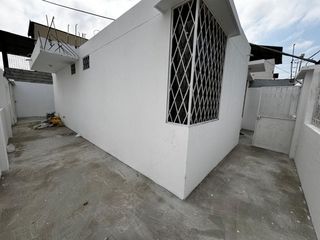 Foto 3 de casa de venta en manta zona norte dentro urbaniza