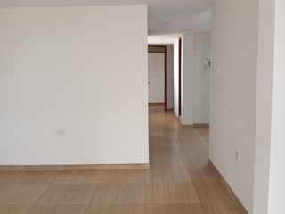 Foto 5 de Departamento con Terraza Cruce de Av. Mayolo C/Universitaria Referencia: xel Ex-Restaurante Rinconcito Ayacuchano a 1/2 cdra.