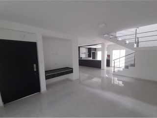 Foto 1 de casa de alquiler en manta cdl universitaria