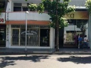 Foto 2 de Excelente edificio con Local Comercial y dos Apartamentos en el mejor sector del Centro de Cucuta