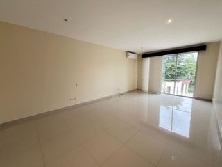 Foto 8 de Casa de Renta en Laguna Club, Guayaquil