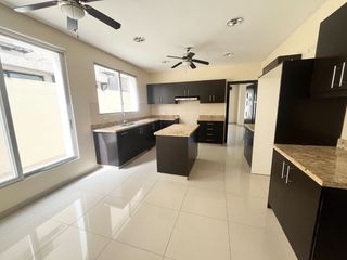 Foto 17 de Casa de Renta en Laguna Club, Guayaquil