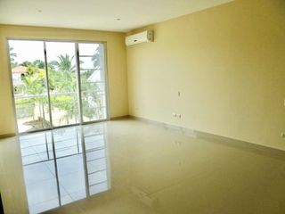 Foto 8 de Casa de Renta en Laguna Club, Guayaquil