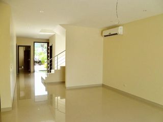 Foto 5 de Casa de Renta en Laguna Club, Guayaquil