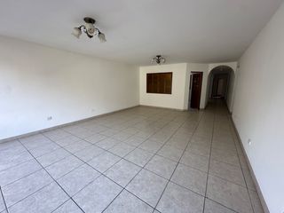 Foto 2 de Venta de Departamento en la Molina frente al BCP
