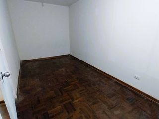 Foto 8 de GRAN OPORTUNIDAD VENDO FLAT 2DO PISO  CUADRA 2 DE LA BRASIL