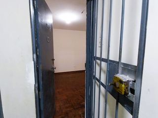 Foto 9 de GRAN OPORTUNIDAD VENDO FLAT 2DO PISO  CUADRA 2 DE LA BRASIL