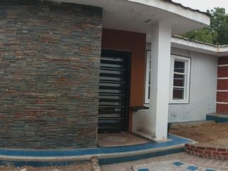 Foto 1 de casa de venta manta sur diagonal a plaza Badaraco EP