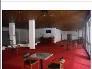 Foto 68 de Lote con instalaciones sociales y deportivas Piscinas, Canchas de tenis, Bolos, Restaurante, Cafeteria
