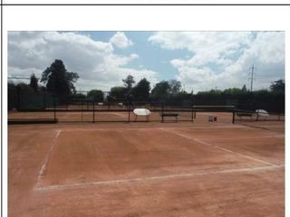 Foto 88 de Lote con instalaciones sociales y deportivas Piscinas, Canchas de tenis, Bolos, Restaurante, Cafeteria