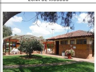 Foto 94 de Lote con instalaciones sociales y deportivas Piscinas, Canchas de tenis, Bolos, Restaurante, Cafeteria