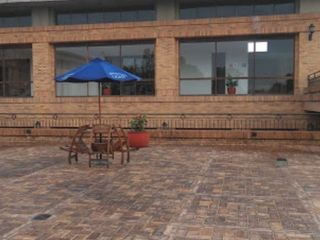 Foto 4 de Lote con instalaciones sociales y deportivas Piscinas, Canchas de tenis, Bolos, Restaurante, Cafeteria