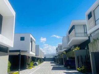 Foto 3 de Se Renta de Hermosa Casa de Lujo Vía Intervalles de 4 Dormitorios