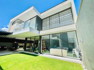 Foto 1 de Se Renta de Hermosa Casa de Lujo Vía Intervalles de 4 Dormitorios