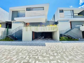 Foto 2 de Se Renta de Hermosa Casa de Lujo Vía Intervalles de 4 Dormitorios